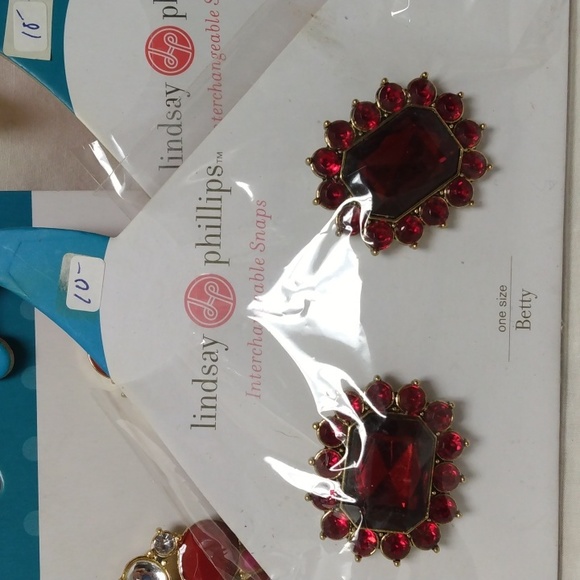 COPY - Lindsay Phillips Interchangeable Snaps for Interchangeable Straps. - Picture 3 of 10